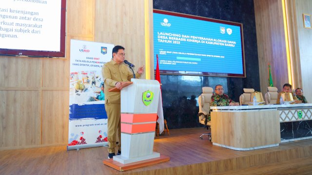 Bupati Barru Resmikan Launching dan Penyerahan Alokasi Dana Desa (ADD) Berbasis Kinerja Tahun 2025