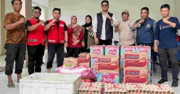 Legislator NasDem Teguh Iswara Salurkan Bantuan untuk Korban Banjir Kabupaten Barru: Saya Turut Prihatin!