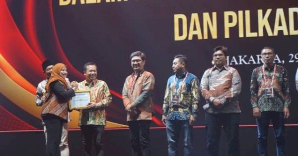 KPU Sulsel Raih Dua Penghargaan pada Rakornas KPU Se Indonesia