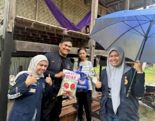 Lewat Jumat Berbagi, NasDem Milenial RMS Pinrang Tunjukkan Komitmen Bantu Warga