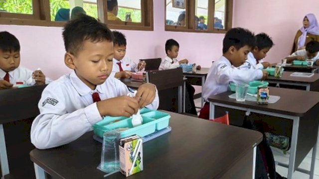 Ilustrasi Makan Siang Bergizi.(F-INT)