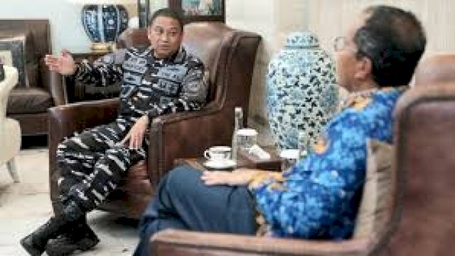 danny Sambut Hangat Kunjungan Danlantamal VI Makassar yang Baru.