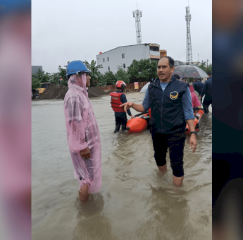 Tokoh Masyarkat Biringkanaya : BPBD, Dinas Sosial Tidak Profesional Urus Korban Banjir, Waktu Makan Tengah Malam, Legislator Nasdem Dr Mahmud Minta Evaluasi