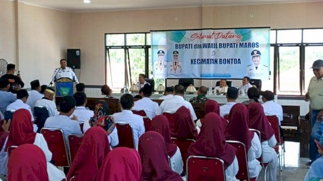 Bupati Maros Resmikan Kantor Camat Bontoa, Harap Pelayanan Semakin Lebih Baik Nhico Nhico Senin, 18 November 2024 17:58