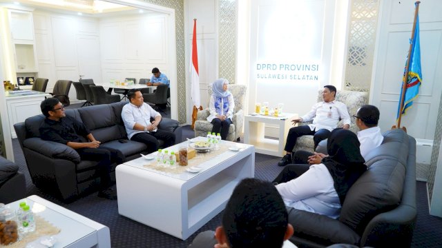 Kepala Kantor Wilayah Kementerian Hukum Sulawesi Selatan, Andi Basmal berkunjung ke Dewan Perwakilan Rakyat Daerah (DPRD) Provinsi Sulawesi Selatan