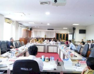 Hadiri RDP Komisi C DPRD Sulsel, DJP Sulselbartra Tegaskan PPN 12 Persen Hanya untuk Barang Mewah