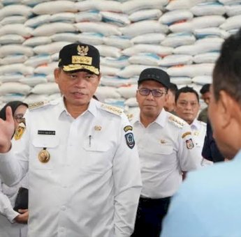 Tersedia 257 Ribu Ton di Gudang Bulog, Pj Gubernur Prof Fadjry Djufry Pastikan Stok Beras Sulsel Aman