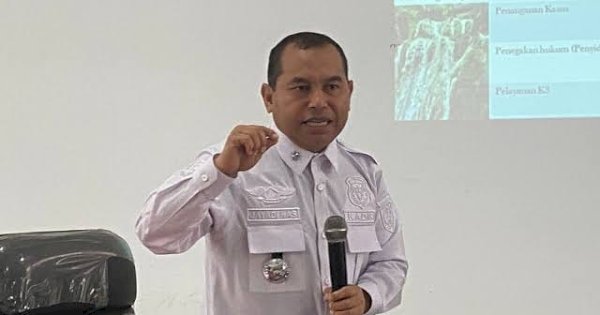 Kepala Disnakertrans Sulsel Jayadi Nas Dorong Edukasi K3 dan Kepatuhan Perusahaan Cover BPJS-TK untuk Pekerja