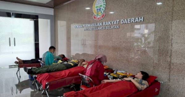 Sekretariat DPRD Sulsel Bersama Dinkes Gelar Kegiatan Donor Darah