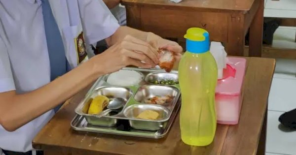 BGN Ungkap 40 Siswa SD di Sukoharjo Keracunan Makan Bergizi Gratis, Menu Ayam Krispi Ditarik