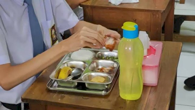 BGN Ungkap 40 Siswa SD di Sukoharjo Keracunan Makan Bergizi Gratis, Menu Ayam Krispi Ditarik