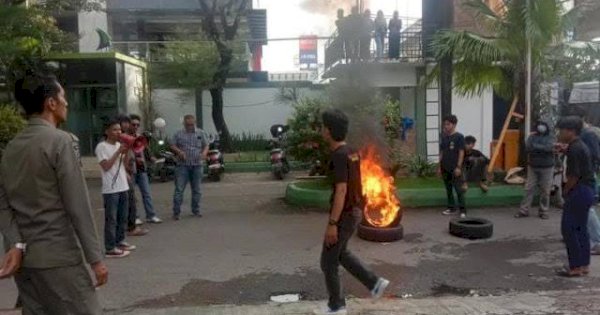 Mahasiswa Demo soal Parkir Liar di Toko Alaska, DPRD Makassar: Secepatnya Akan Dilakukan RDP