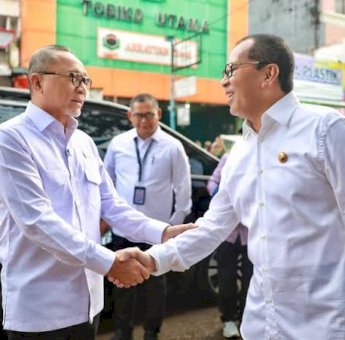 Didampingi Danny Pomanto Tinjau Harga Pangan, Zulkifli Hasan: Harga Lebih Rendah!