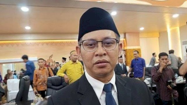 Ketua DPRD Makassar Supratman.