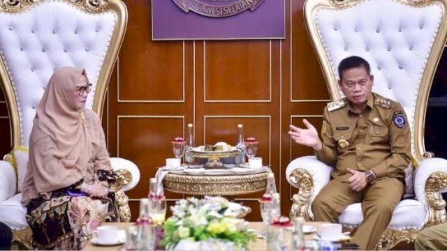 Dekan FK Unhas bersama Pj Gubernur Prof Fadjry Djufry.