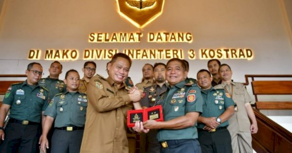 Perkuat Kolaborasi di Jajaran Forkopimda, Prof Fadjry Djufry Kunjungan Silaturahmi ke Mako Pangdivif 3 Kostrad di Gowa