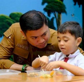 Bupati Adnan Purichta Tinjau Program MBG di SD Inpres Mangasa 1 dan SMPN 1 Sungguminasa Gowa