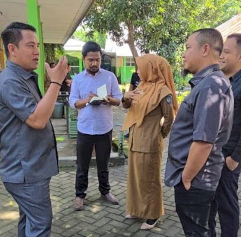 Maksimalkan Pembelajaran, Anggota DPRD Gowa Asnawi Syam Minta Ruangan Sekolah yang Rusak Segera Diperbaiki