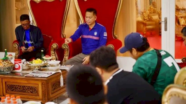 Pj Gubernur Prof Fadjry Djufry Paparkan Target Sulsel Usai Jalan Sehat Bersama Jurnalis