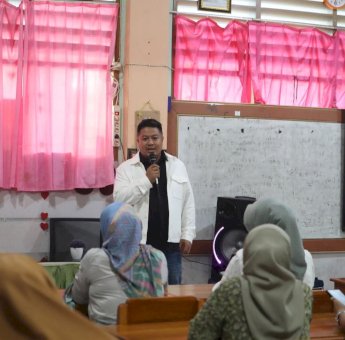 Tinjau Sekolah, Ketua Komisi D Ari Ashari Ilham: Kepsek yang Tidak Jaga Kebersihan akan Direkomendasikan Dicopot