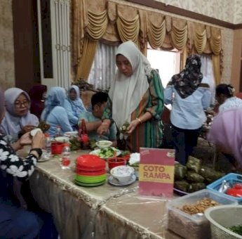 Syukuran Ultah ke 48, Bupati Maros Chaidir Syam Pilih Menu Coto Rampa