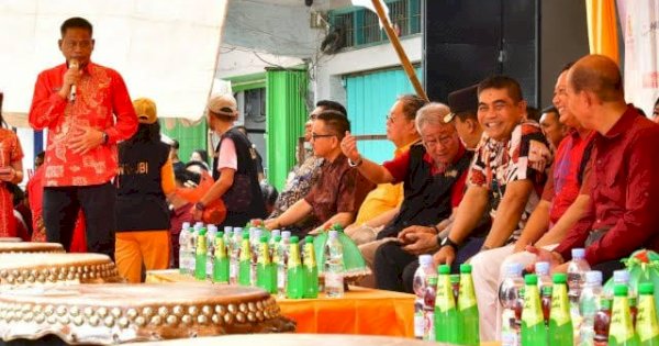 Hadiri Arak-arakan 18 Dewa, Pj Gubernur Prof Fadjry Djufry Dukung Pelestarian Budaya Tionghoa