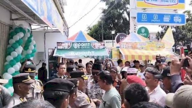 Warga Menolak Keberadan Indomaret di Barru.
