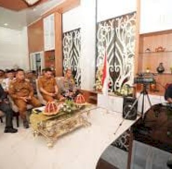 Dipimpin Mendagri, Pj Gubernur Prof Fadjry Djufry Ikuti Rapat Koordinasi Pengendalian Inflasi via Zoom Meeting