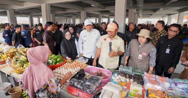 Pj Gubernur Prof Fadjry Djufry Tinjau Pasar Sentral Bulukumba, Revitalisasi Dorong Pertumbuhan Ekonomi Daerah