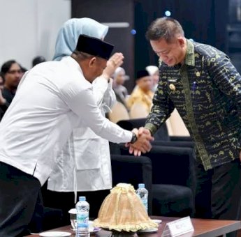 Hadiri Penetapan Gubernur dan Wakil Gubernur Terpilih, Prof Fadjry Djufry: Terima Kasih Telah Wujudkan Pilkada Damai di Sulsel