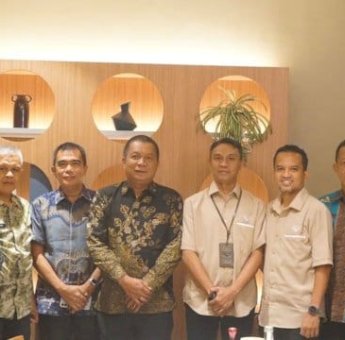 Pj Bupati Sidrap Idham Kadir Audiensi dengan Askrida Syariah Makassar