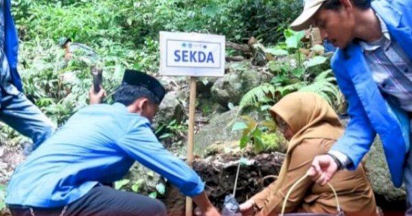 Pemkab Bantaeng Kolaborasi OKP Tanam Pohon di Objek Wisata Eremerasa