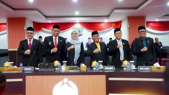 Pj Gubernur Sulsel Bersama Pimpinan DPRD Sulsel.