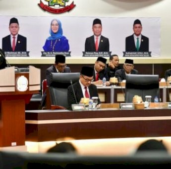 Paripurna DPRD Sulsel, Prof Fadjry Djufry Ajak Stakeholder Dukung Iklim Investasi dan Efisiensi Anggaran