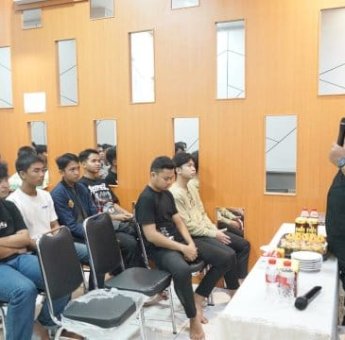 Bupati Maros Chaidir Syam Kobarkan Semangat Siswa D&rsquo;Mentor Academy Menuju Polri