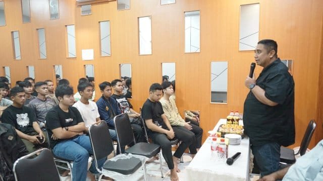 Bupati Maros Chaidir Syam Kobarkan Semangat Siswa D&rsquo;Mentor Academy Menuju Polri