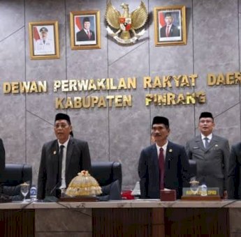 DPRD Pinrang Sahkan Penetapan Pasangan Irwan-Sudirman Sebagai Bupati dan Wakil Bupati Terpilih Periode 2025-2030