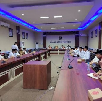 Pemkab Bersama BASNAZ , MUI, Kemenag dan UPZ se Kabupaten Wajo Gelar Rapat Penetapan Nilai Zakat Fitrah 1446 H