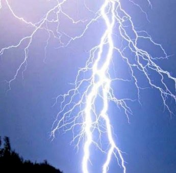 BMKG: Waspada Potensi Hujan Disertai Petir-Angin Kencang di Sulsel