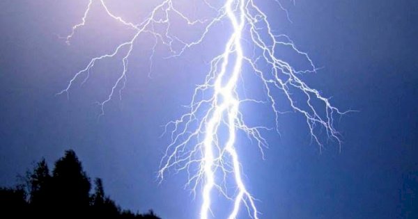 BMKG: Waspada Potensi Hujan Disertai Petir-Angin Kencang di Sulsel