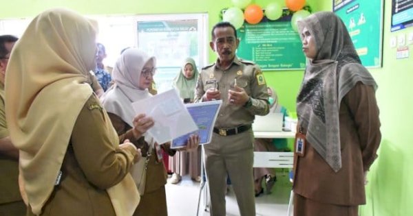 Pj Bupati Sinjai Jefrianto Tinjau Pelaksanaan Program Pemeriksaan Kesehatan Gratis di Puskesmas