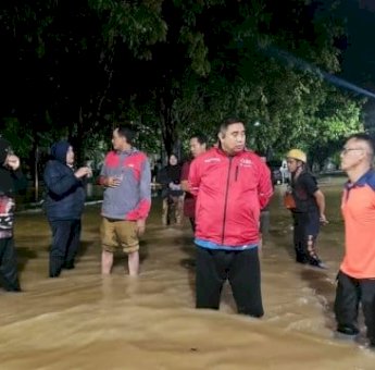 Bupati Maros Chadir Syam Pantau Banjir hingga Larut Malam, Pastikan Keamanan Warga