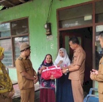 Pemkab Jeneponto Salurkan Bantuan Kepada Masyarakat Miskin