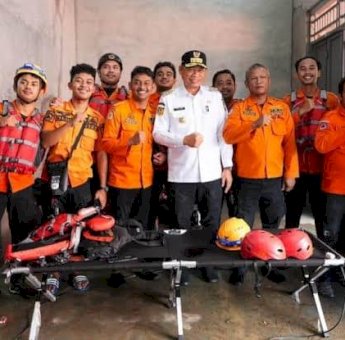 Batal Hadiri Peringatan HUT ke-65 Pangkep, Prof Fadjry Djufry Ucapkan Selamat dari Lokasi Banjir di Makassar