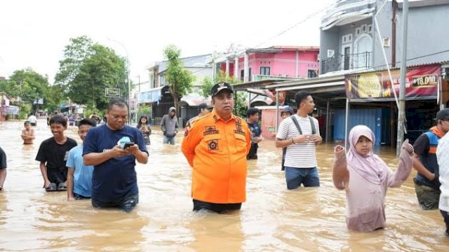 Bersama Forkopimda, Bupati Chaidir Syam Tinjau Lokasi Banjir di Maros.