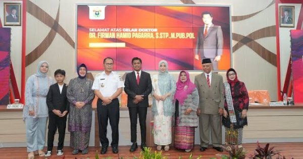 Firman Pagarra Raih Doktor, Danny Pomanto Sebut Kepala Bapenda Figur Utama Dorong PAD Makassar