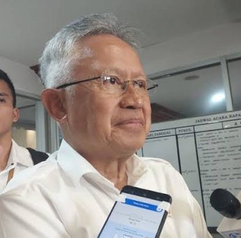 KIP Kuliah dan Beasiswa Aman, Mendikti Satryo Pastikan Tak Terimbas Efisiensi Anggaran