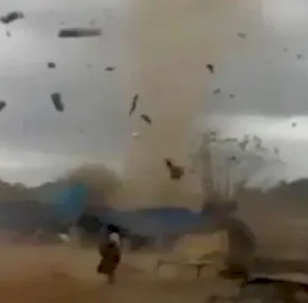 Angin Puting Beliung Terjang Dadeko Larompong Selatan Luwu, Sejumlah Rumah Rusak