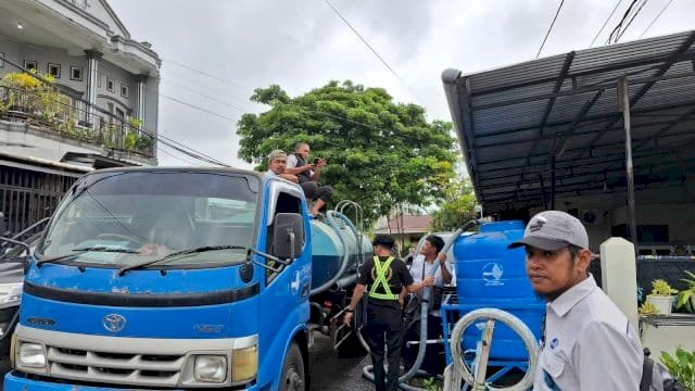 PDAM Makassar Salurkan Air Bersih ke Korban Terdampak Banjir