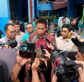 Pj Gubernur Prof Fadjry Djufry Tegaskan Tak Ada Tenaga Honorer Dirumahkan Karena Efisiensi Anggaran